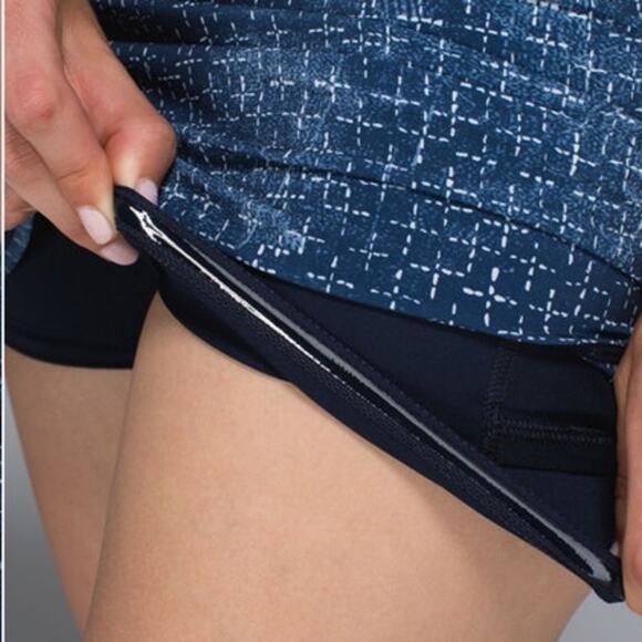 Lululemon Pace Setter Skirt/Skort  Exploded Sashiko Cross Inkwell Ghost  Size 4 - Picture 6 of 11